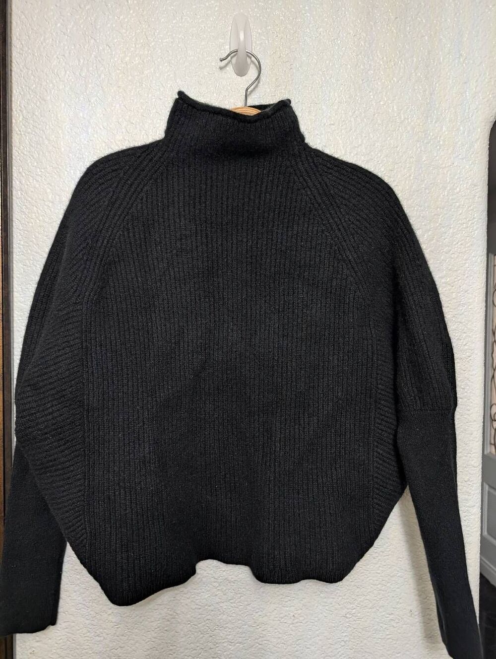 Club Monaco cashmere sweater for women